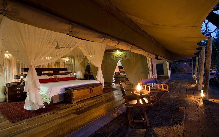 Bedroom,-Tent-Accommodations,-Bed,-Zarafa-Camp,-Botswana.jpg