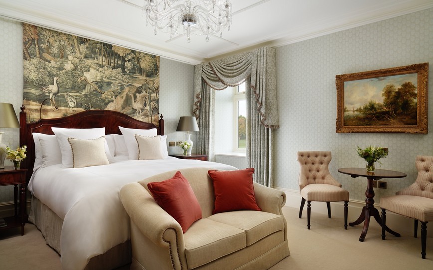 Deluxe-Room,-Accomodations,-Bed,-Adare-Manor,-Ireland.jpg