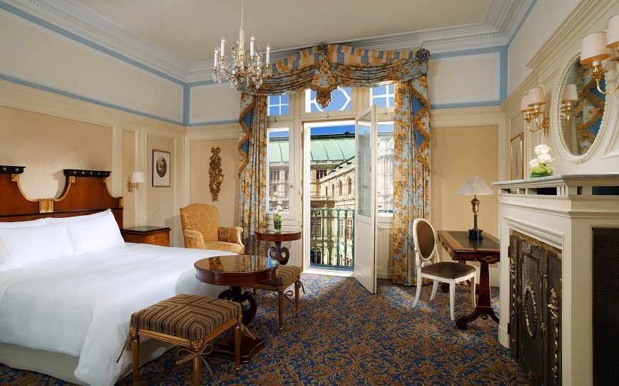 Deluxe-Room-Hotel-Bristol-Vienna.jpg