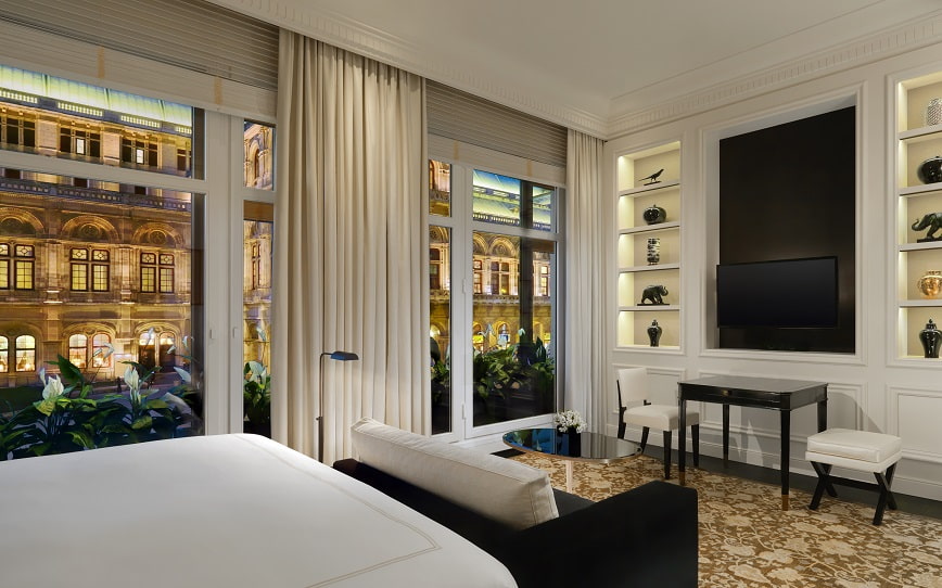 Grand-Deluxe-Room-Hotel-Bristol-Vienna.jpg