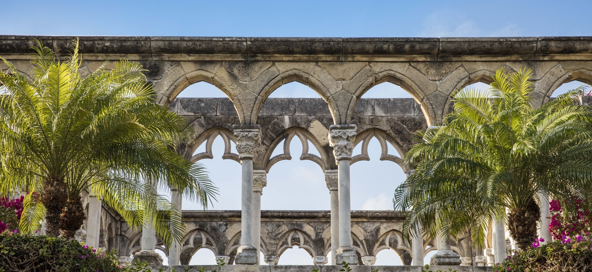 hero-archways-colonial-palm-trees-bahamas