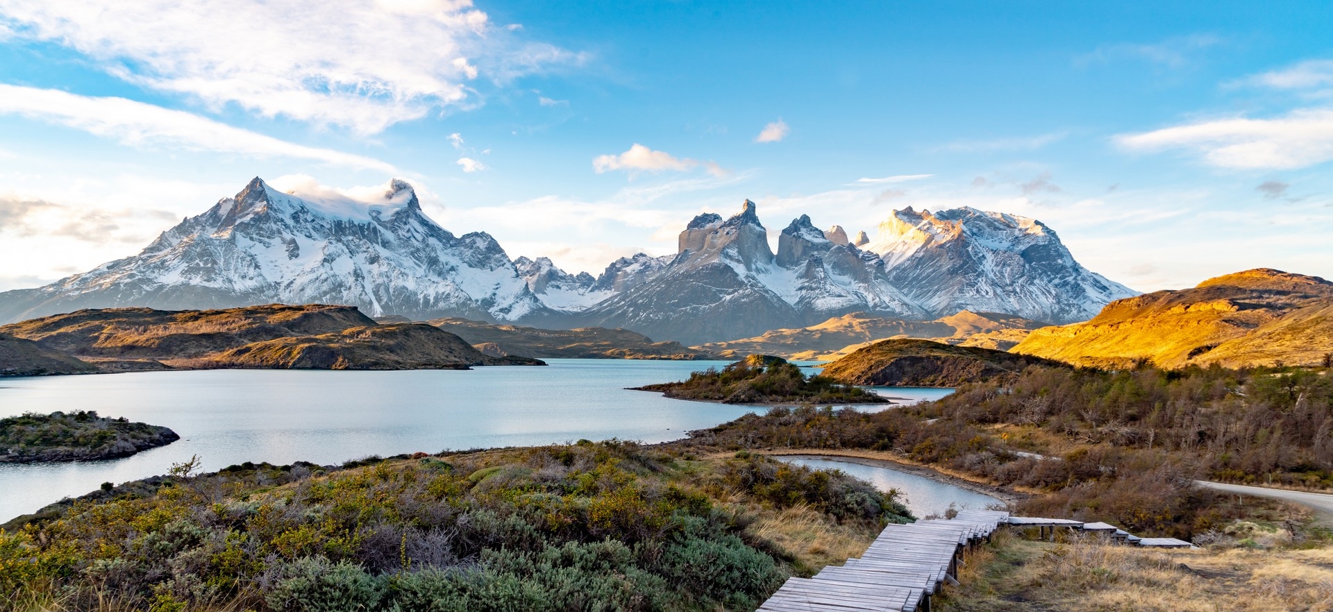 hero-mountains-lake-torres-del-paine-national-park-chile